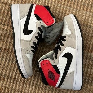 Size 6.5 adult male Air Jordan 1 (NOT auth)